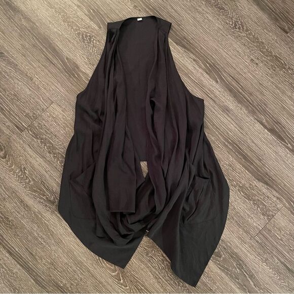 Lululemon tranquility sleeveless wrap - Picture 1 of 7